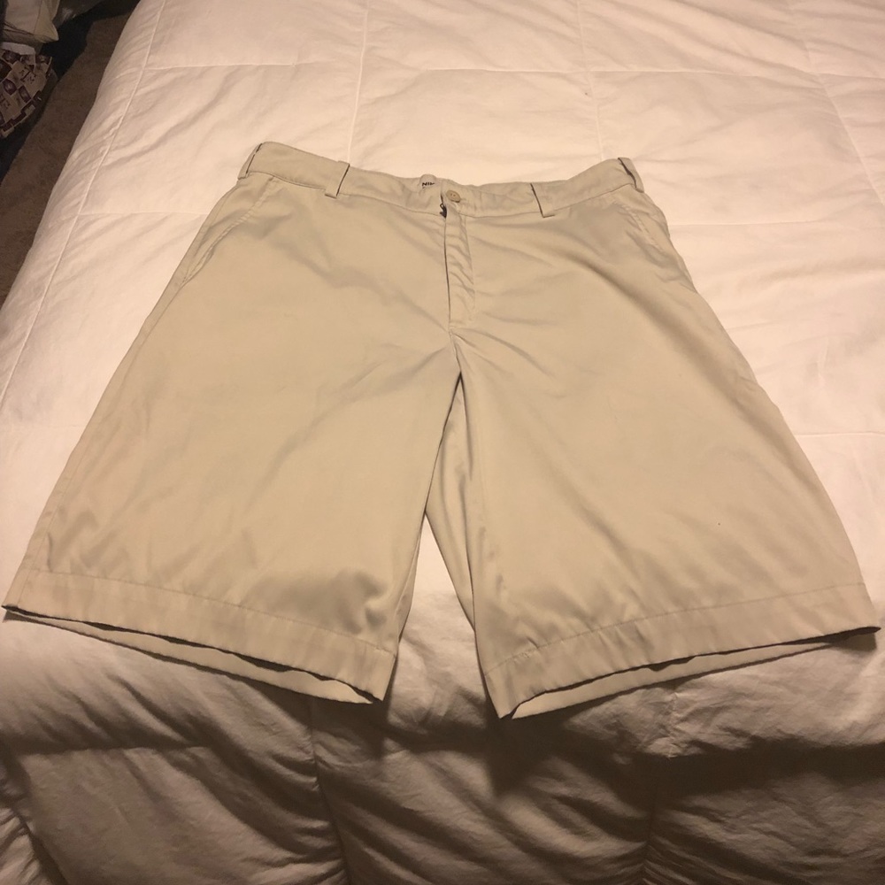 Nike Dri-Fit golf shorts - Size 32